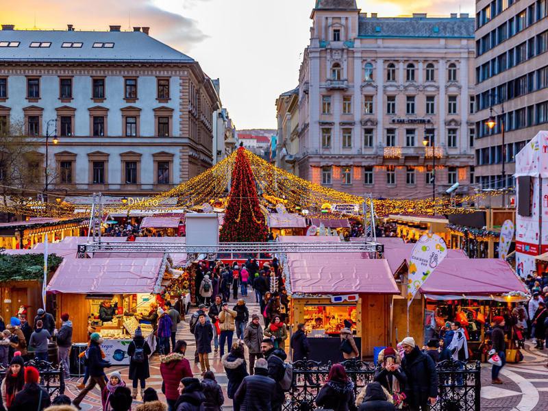 Teennudists Aqua Miss - Magical European Christmas Markets | Travel Blog | b4i.travel